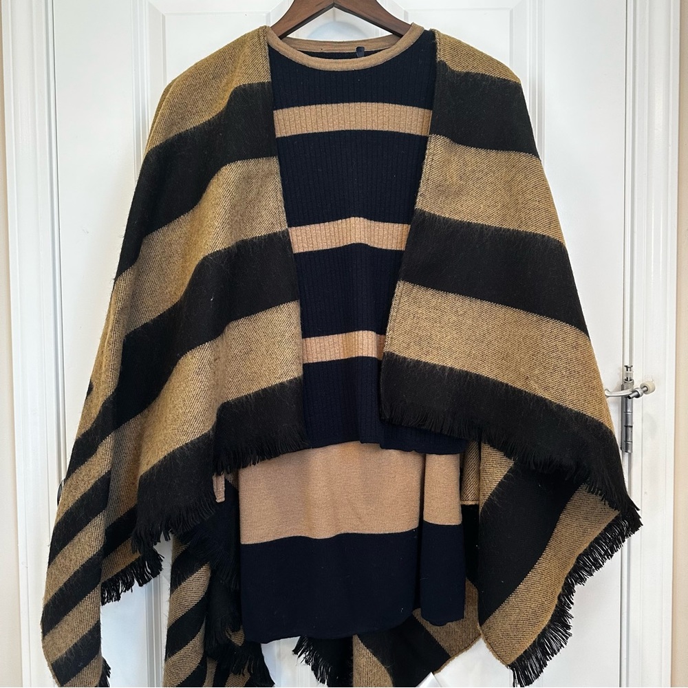 SOLD! On Ebay INTREND by MAX MARA Stripe Cape MADE IN ITALY. Size:OS Warm - Picture 12 of 14